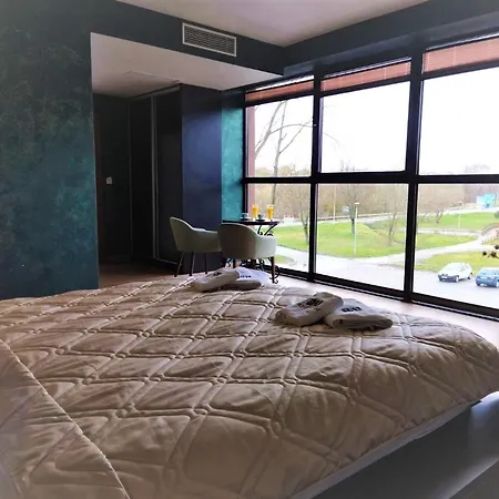 Monogramlux אורחן