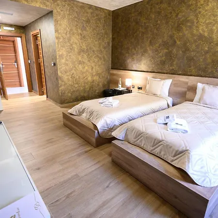 Monogramlux Inn *