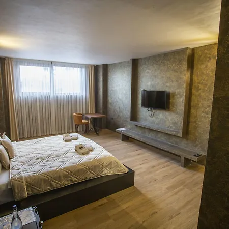 Monogramlux * Indija