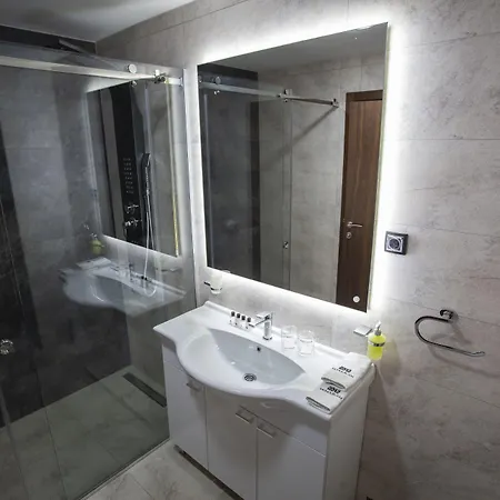 Monogramlux אורחן Indija